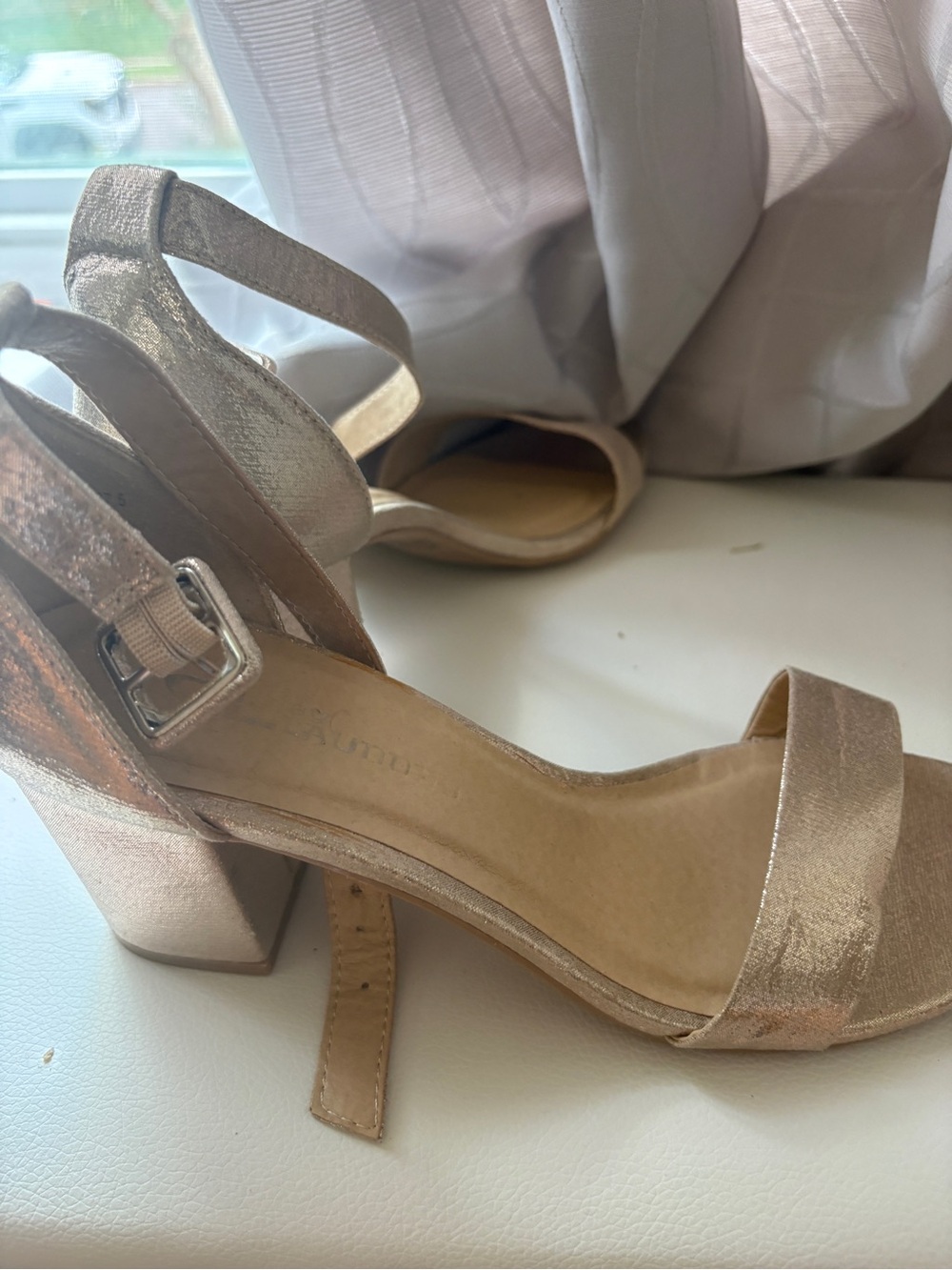 Chinese Laundry Gold Block Heel Sandals - Picture 3 of 4